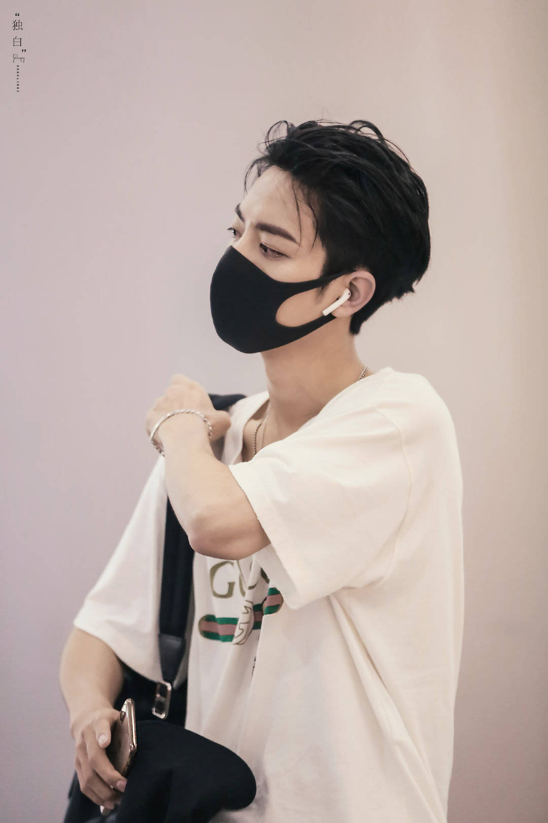 
大背头最能磨练男星颜值 肖战郑伊健你更为谁心动‘bsports必一网页版’(图8)